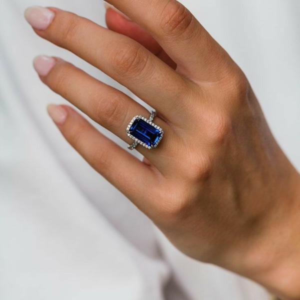 Tanzanite December Birthstone Guide