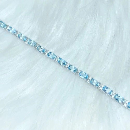 4 Prong 5.00 Carat Aquamarine  Diamond Bracelet