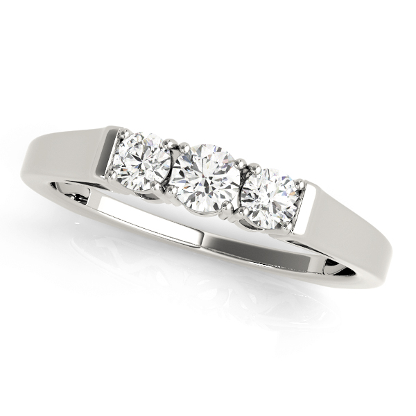 Lenciya Natural 4 Prong set Diamond Ring