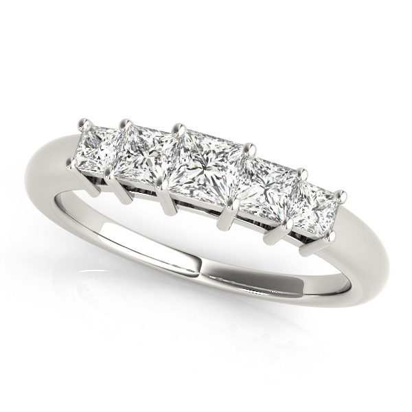 Ameli Natural Prong-Set Diamond Ring
